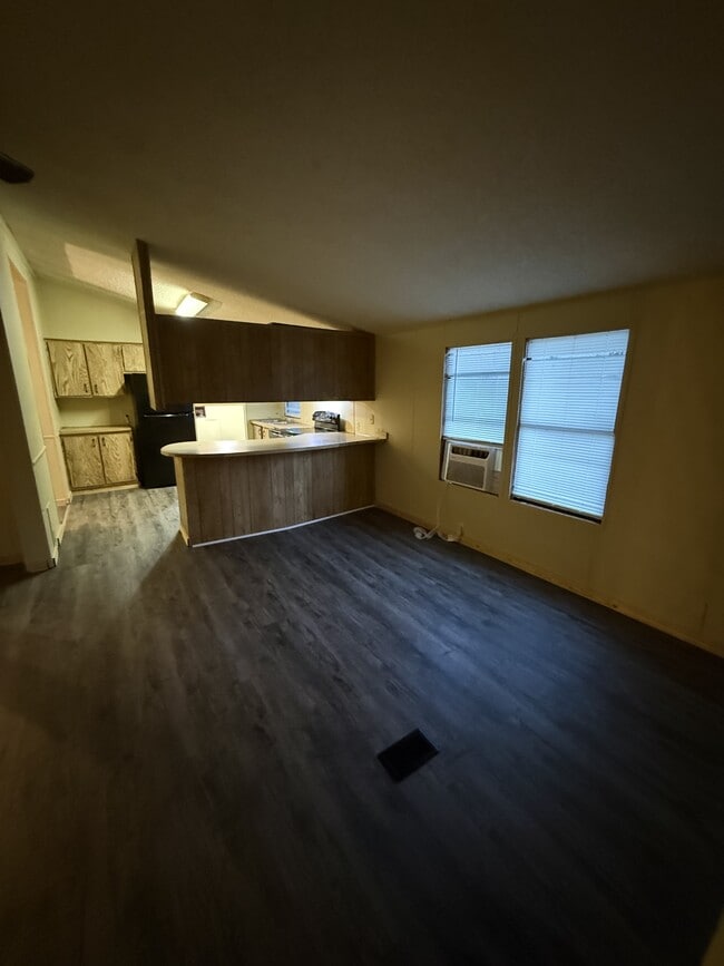 Building Photo - 2667 Hopewell Church Rd