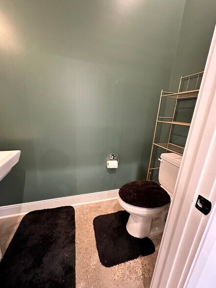 Building Photo - 1535 Yarra St