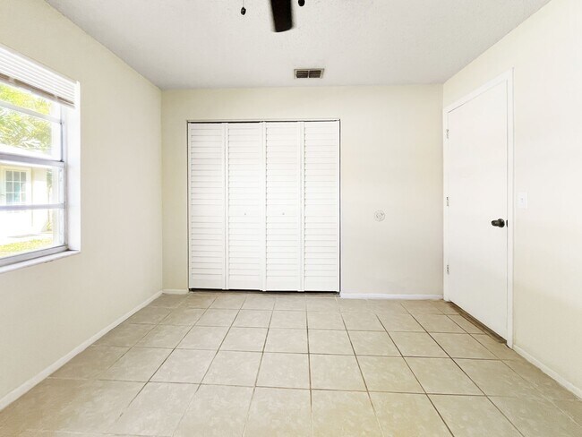 Building Photo - 4624 73rd Ave N