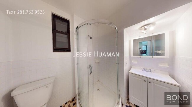 Building Photo - 1502 First Ave -3CD