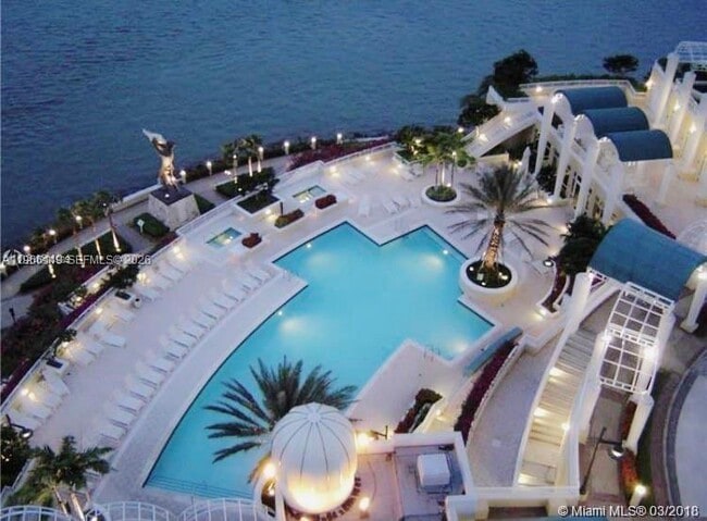 Building Photo - 848 Brickell Key Dr