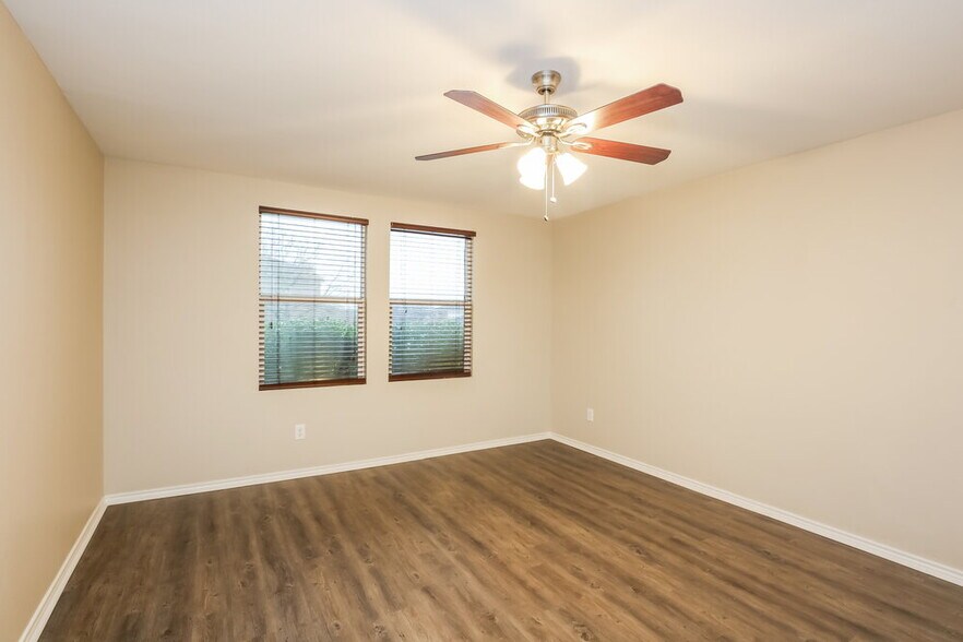 Building Photo - 3032 Picket Fence Dr