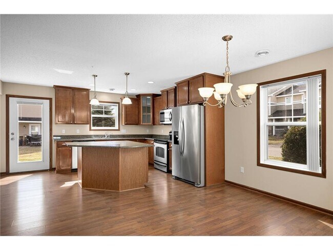 Building Photo - 15650 60th Ave N