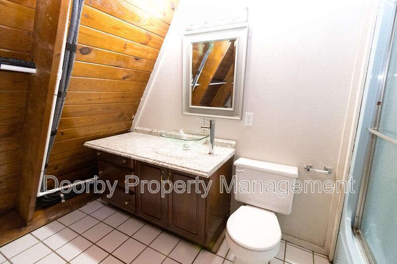 Building Photo - 3109 Ellis Ave