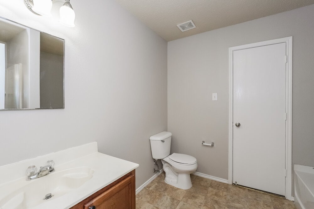 Building Photo - 816 Bessemer Dr