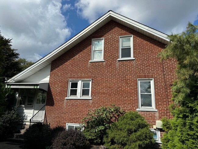 Building Photo - Lansdale Renovated 4 Bedroom Cape with off...