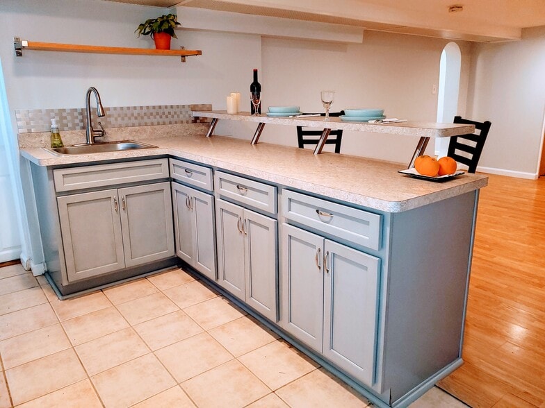 Kitchen - 6018 43rd Ave
