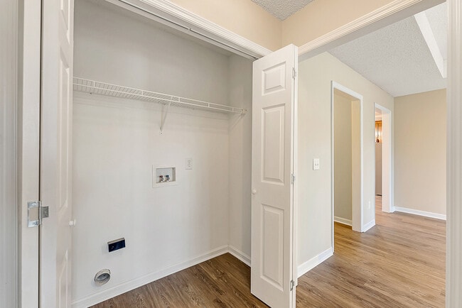 Building Photo - 334 Earnhardt Dr