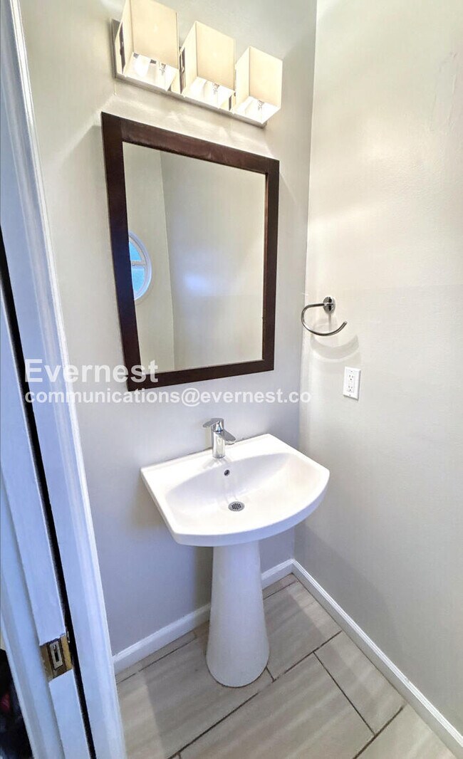 Building Photo - 4376 Maryland Ave