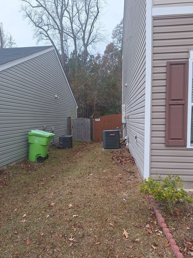 Building Photo - Wonderful Two Story Four Bedroom Home in Northeast Columbia!