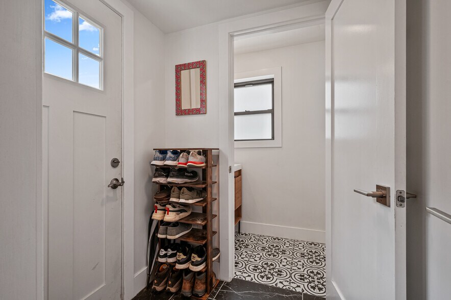 Building Photo - 4812 Dearborn St