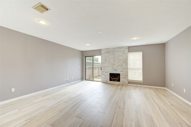 Building Photo - 2810 Grants Lake Blvd