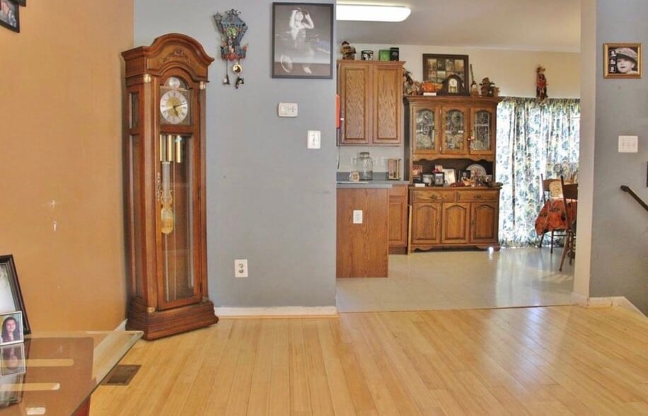Building Photo - 3704 Armory Ln