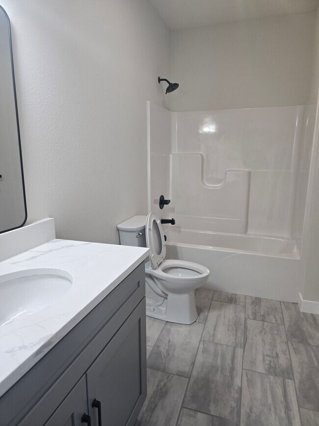 Building Photo - 3034-MF2-E5