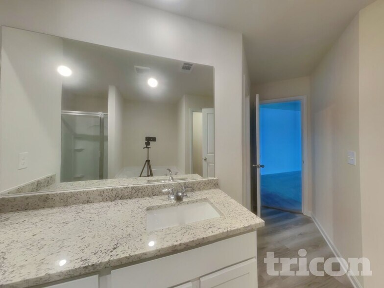 Building Photo - 259 Oliver Dr