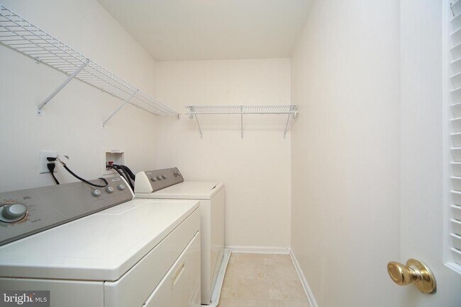 Building Photo - 46 Hoover Ave