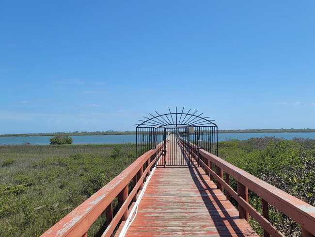 Building Photo - 9 Tarragona Ct