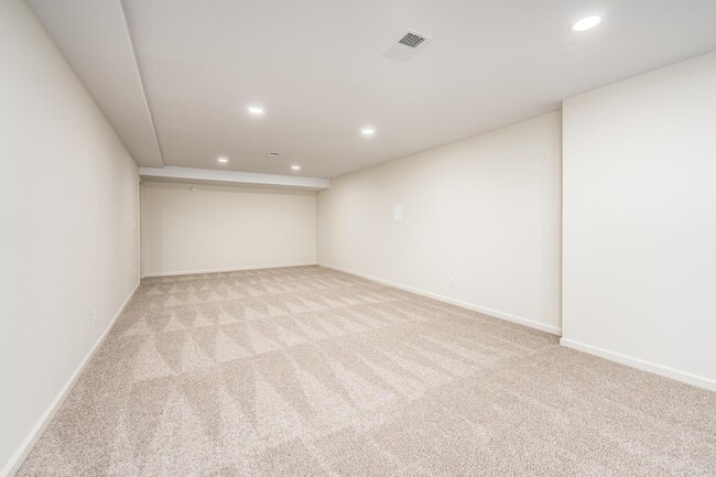 Building Photo - 1520 N Yale Blvd