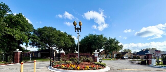 Building Photo - 10842 Lydia Estates Dr