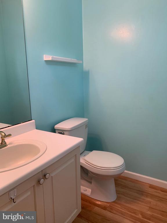 Building Photo - 35 Oakmont Terrace