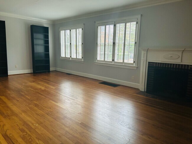 Building Photo - 1679 S Milledge Ave