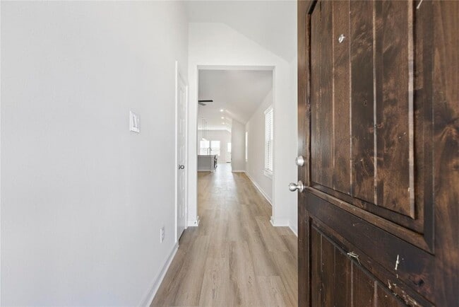 Building Photo - 1122 Elsinore Dr