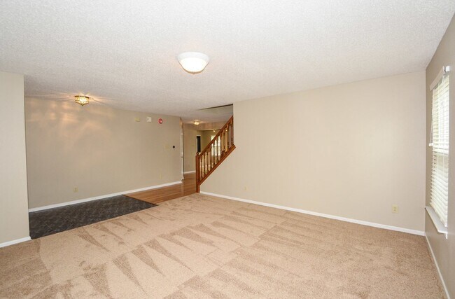 Building Photo - "Spacious 3-Bed Retreat in Fishers with El...