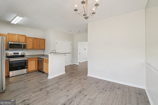 Building Photo - 6416 Ellenwood Dr