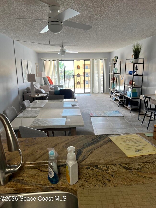 Building Photo - 8494 Ridgewood Ave