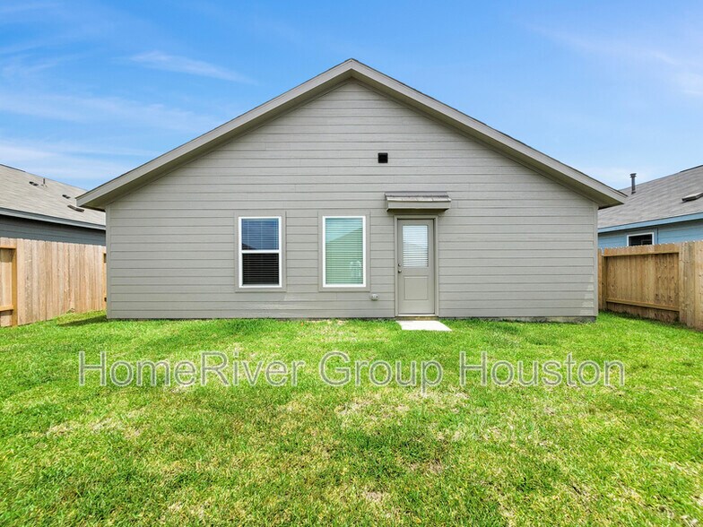 Building Photo - 16480 Blossom Grv Dr