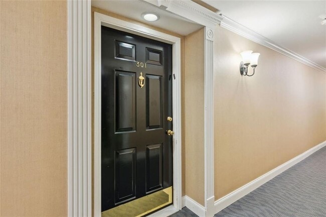 Building Photo - 27301 Plantation Dr NE