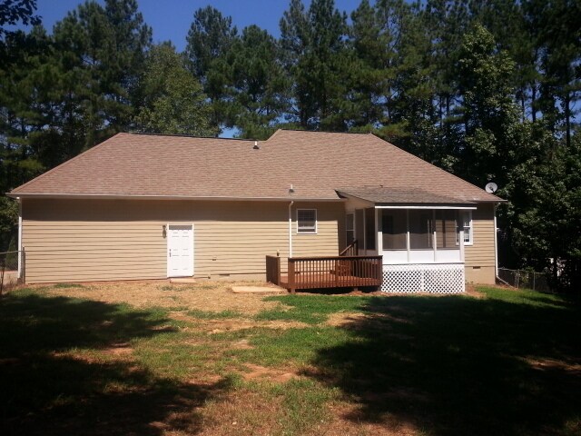 Building Photo - Awesome 3 Bed, 2 Bath Home!