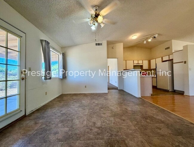 Building Photo - ***RENT SPECIAL*** 3/2 Beautiful Rita Ranch Home With Open Design!!!