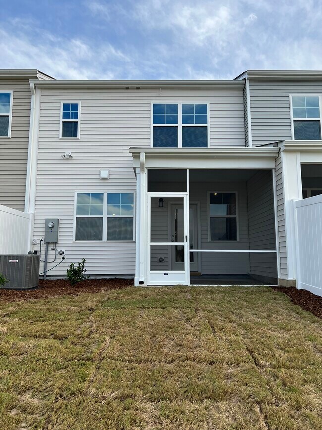 Building Photo - 5047 Kota St