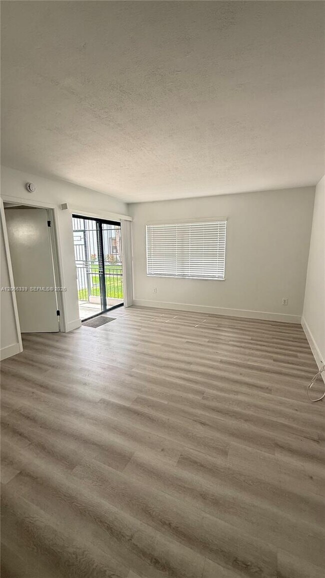 Building Photo - 2750 W 63rd Pl