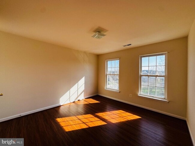 Building Photo - 43776 Smith Ferry Square