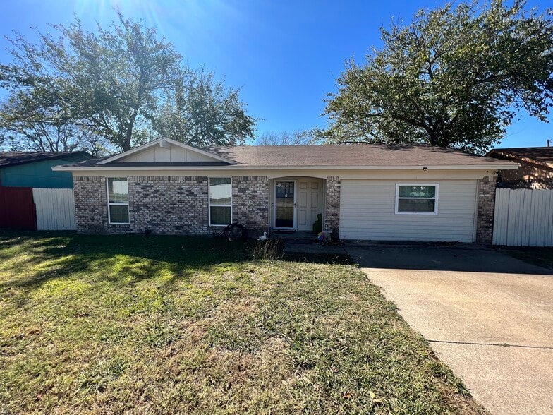 Building Photo - 110 Hastings Ct