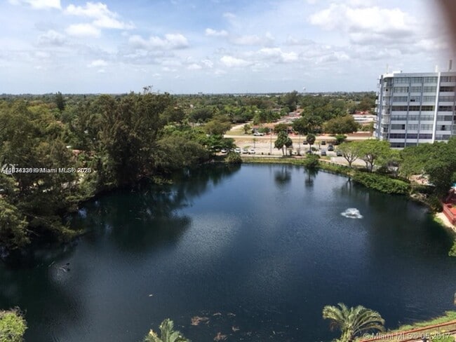 Building Photo - 1300 NE Miami Gardens Dr