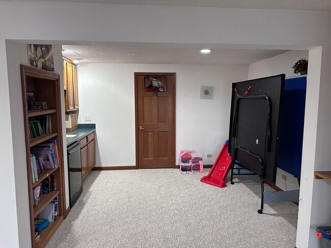 Building Photo - 2153 Seaver Ln