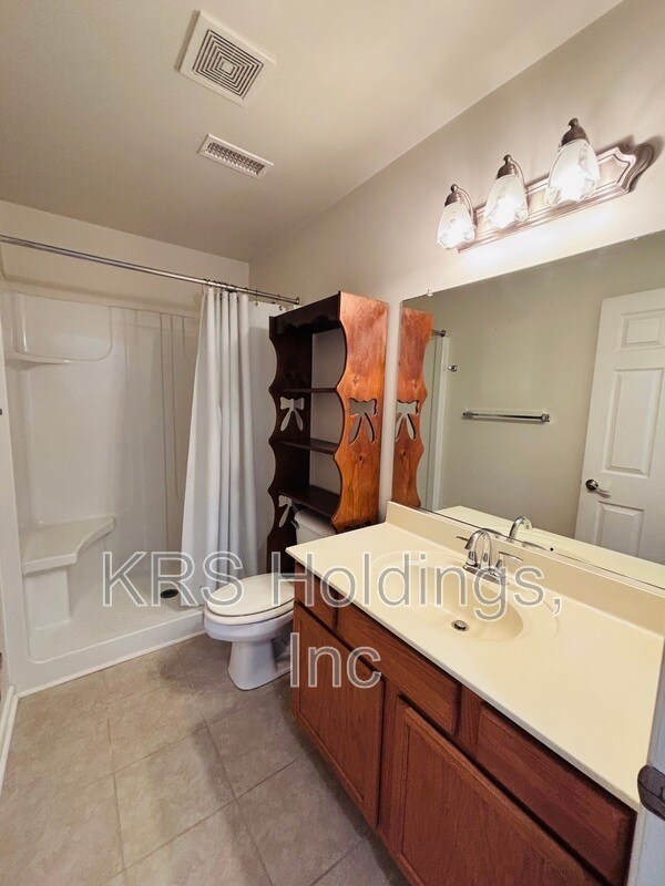 Building Photo - 5701 Piney Ridge Ct