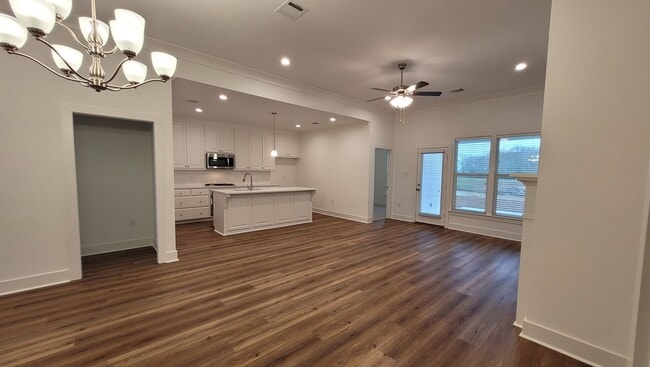 Building Photo - Must see home in Zachary!
