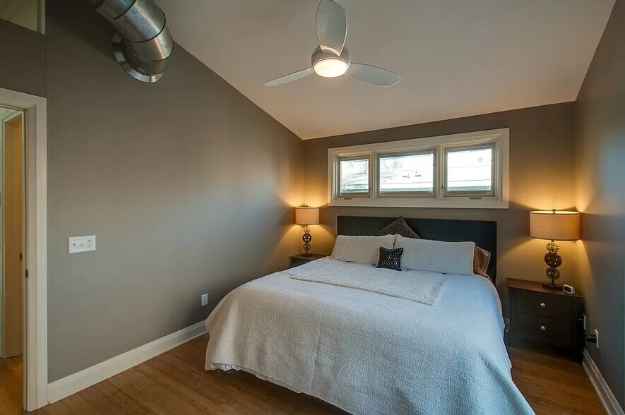 Cellular blinds built into the window panes for privacy and a sleek look. - 324 Van Buren St