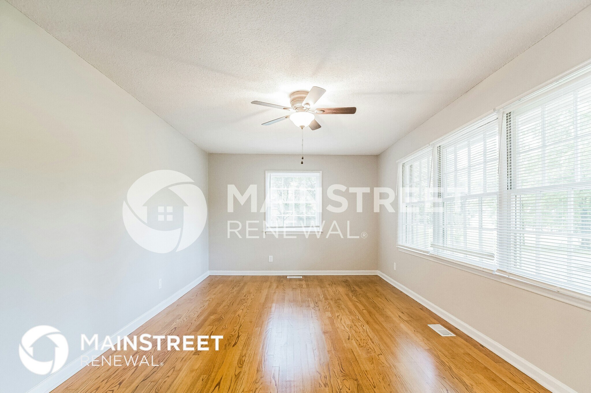 Building Photo - 4545 Kinlock Dr