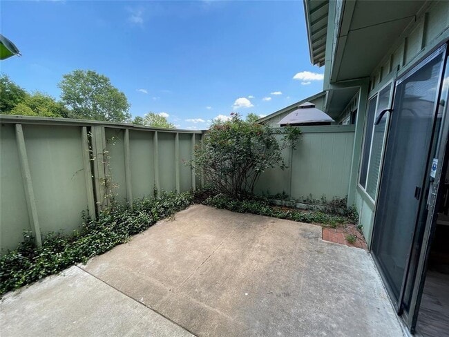 Building Photo - 5061 Fort Clark Dr