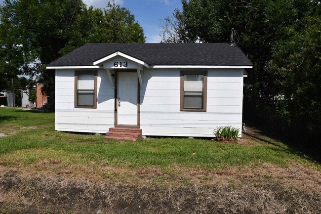 Primary Photo - 613 Jones St