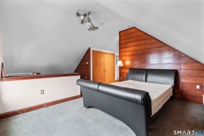 Building Photo - 105 Howe Ave