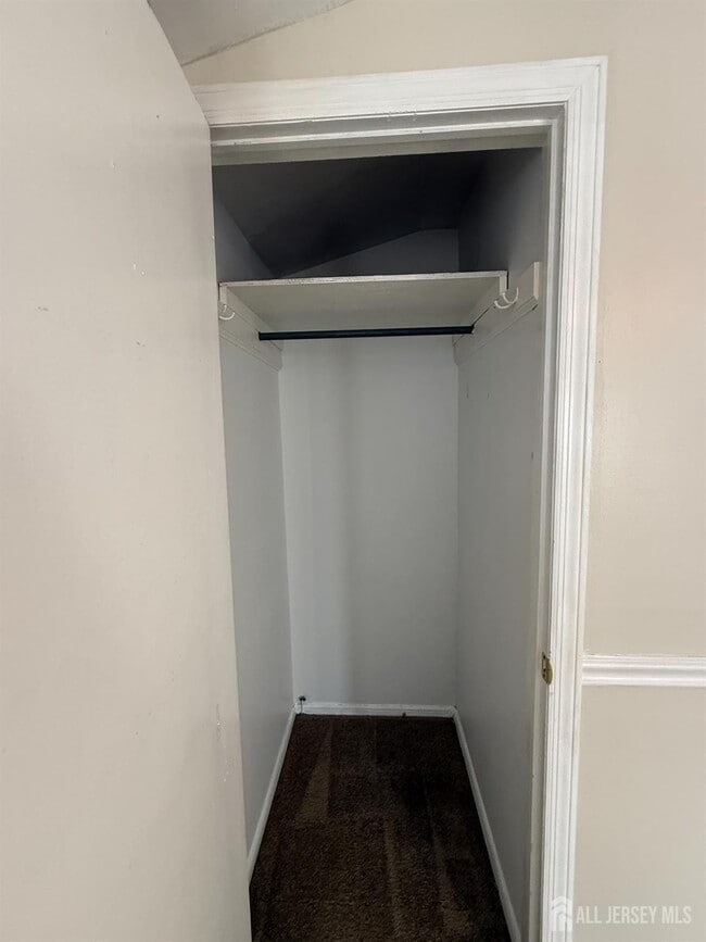 Building Photo - 20 Broadway