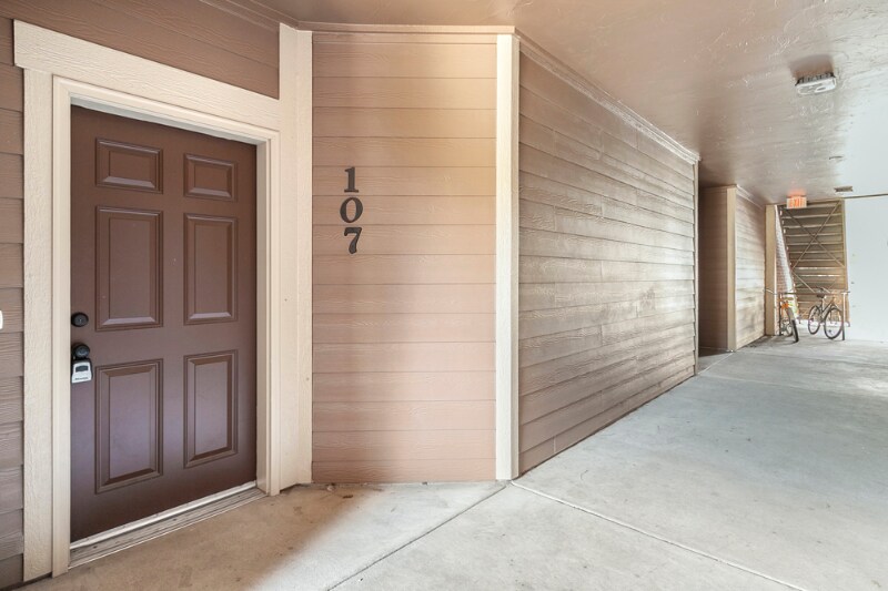 Building Photo - 2445 Windrow Dr