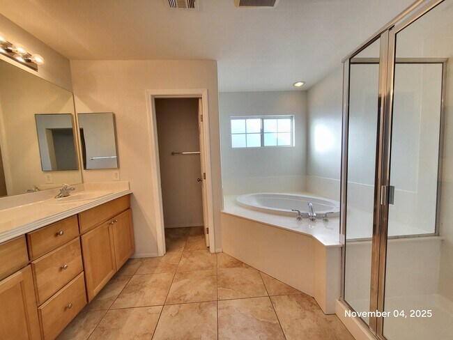 Building Photo - 6147 Pine Banks Ct