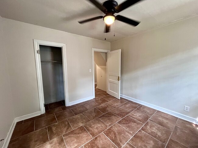 Building Photo - 132 King St